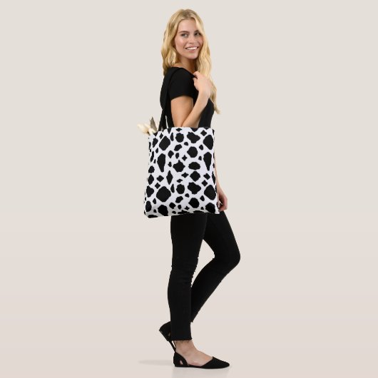 Tote Bag Cow Pattern Black and White (Sur le modèle)