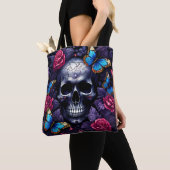 Tote Bag Crâne avec papillons bleus et roses rouges Goth (De près)