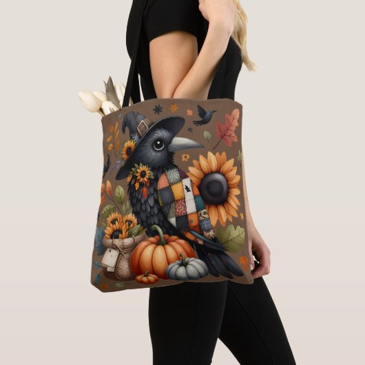 Tote Bag Crow Whimsical avec Citrouilles et tournesols (De près)