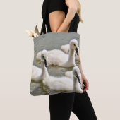 Tote Bag Cygnets de cygne nager (De près)