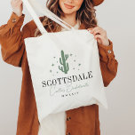 Tote Bag Desert Cactus Bachelorette<br><div class="desc">Bienvenue invités à votre destination week-end de bachelorette avec ces sacs fourre-tout personnalisés mignons. Design présente une illustration de cactus vert flanquée d'étoiles, avec votre destination de fête en dessous (illustrée avec Scottsdale) en écriture serif classique. Ajoutez votre nom d'événement sous le script cursif manuscrit, ainsi que l'année. Les couleurs...</div>