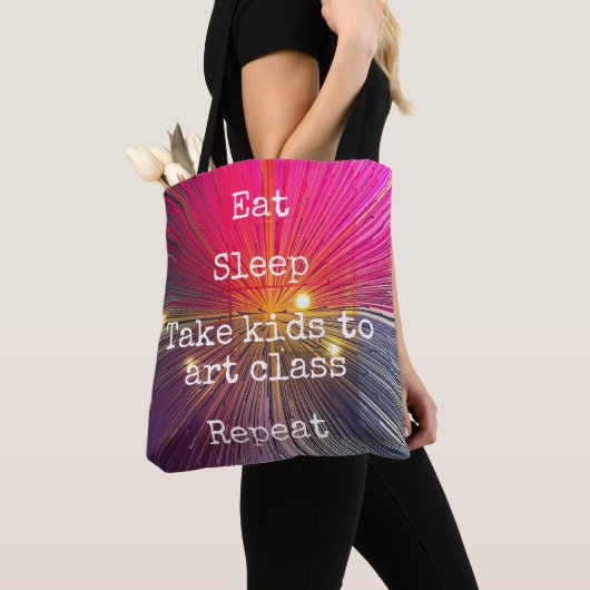 Tote Bag Dormir Chaud Rose Emmène Les Enfants À L'Art Class (De près)