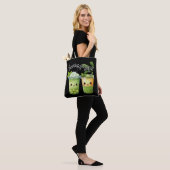 Tote Bag Douce Duo de Bubble Tea Kawaii Sweet Sips (Sur le modèle)