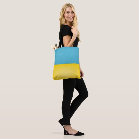 Tote Bag Drapeau de l'Ukraine cool (Sur le modèle)