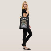 Tote Bag Dualitas - Design gothique (Sur le modèle)