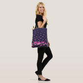 Tote Bag Edgy Elegance avec Floral Black Fourre-tout (Sur le modèle)