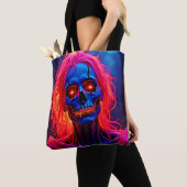 Tote Bag Eerie Skeleton avec conception de cheveux roses (De près)