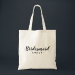 Tote Bag Élégant Script Bridesmaid Nom personnalisé<br><div class="desc">Sac fourre-tout Élégant Script Bridesmaid. Fonctionne avec une police de script tendance et élégante,  personnalise avec le nom de la servante de messagerie.</div>