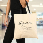 Tote Bag Elégant script de fille Stepmere Citation<br><div class="desc">Personnalisez votre belle-mère pour créer un cadeau unique. Une façon parfaite de lui montrer à quel point elle est extraordinaire chaque jour. Conçu par Thisisnotme©</div>