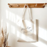 Tote Bag Élégante calligraphie de script minimaliste Mariag<br><div class="desc">Célébrez votre journée spéciale avec ces sacs fourre-tout de mariage personnalisés,  avec une élégante calligraphie de script sur un design minimal. Idéal pour les faveurs de mariage,  les cadeaux d'hôtes ou les sacs de bienvenue,  ce fourre-tout chic est le parfait mélange de style et de fonctionnalité pour votre célébration.</div>