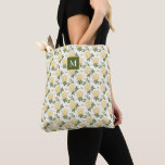 Tote Bag Élégante Hydragea Jaune Monogramme Floral<br><div class="desc">Séjournez dans un cadre élégant grâce à l'élégant miroir compact monogramme floral Hydrangea, doté de fleurs dorées délicates et d'un monogramme personnalisé. Parfait pour les retouches toute la journée, cet élégant accessoire ajoute un charme floral intemporel à tout sac à main. Idéal pour ceux qui aiment la beauté classique avec...</div>