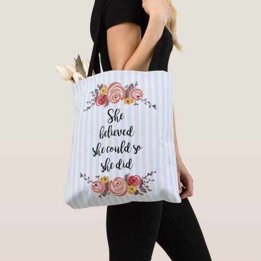 Tote Bag Elle Croyait Qu'Elle Pourrait Peindre Des Fleurs (De près)