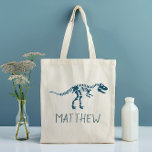 Tote Bag Enfants Cute T-Rex Dinosaur Fossil Boys School<br><div class="desc">Ce joli design personnalisé de sac fourre-tout pour enfants dispose d'un dinosaure bleu t-Rex. Il y a aussi de la place pour ajouter votre nom de garçon, dans la typographie moderne. Le cadeau idéal pour les passionnés d'histoire ou de dinosaures, idéal pour un kit sportif ou un sac scolaire pour...</div>