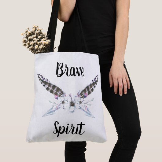 Tote Bag Esprit courageux avec plumes, flèches et fleurs (De près)