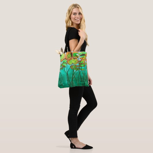 Tote Bag étang vert serein avec lilypads (Sur le modèle)