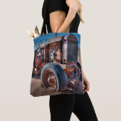 Tote Bag Farms | Rusty Antique Tractor (De près)