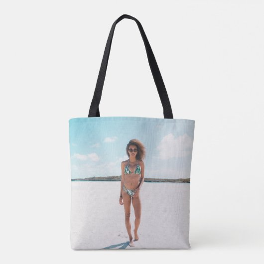 Tote Bag Femme en bikini debout sur le sable (Dos)