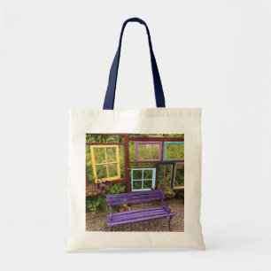 Tote Bag Fenêtres colorées et décoration du jardin du banc
