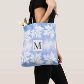 Tote Bag Feuilles d'érable et monogramme bleu à l'aquarelle (De près)
