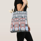 Tote Bag Fille à vélo passant devant les hautes maisons d'A (De près)