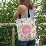 Tote Bag Fille rose monogrammed floral<br><div class="desc">Sac fourre-tout romantique chic féminin avec ressort aquarelle rose pâle,  corail,  jaune,  bleu et vert,  fleurs et feuillage peints à la main. Personnalisez-le avec votre monogramme et votre nom!                  Peut être un joli cadeau d'anniversaire personnalisé pour votre petite amie / femme / mère / soeur.</div>