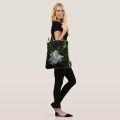 Tote Bag Fleur blanche délicate (Sur le modèle)
