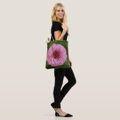 Tote Bag Fleur Dahlia rose (Sur le modèle)