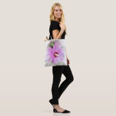 Tote Bag Fleur d'Hibiscus Rose (Sur le modèle)