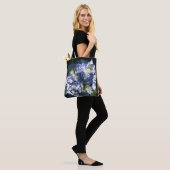 Tote Bag Fleur d'Hydrangée Bleue Lumière (Sur le modèle)