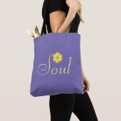 Tote Bag Fleur jaune sur Lavender Blue (De près)