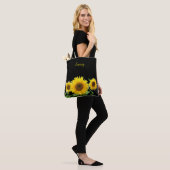 Tote Bag Fleurs de soleil en noir (Sur le modèle)
