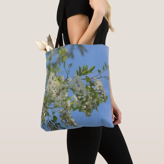 Tote Bag Fleurs délicates de robinier blanc sous un ciel bl (De près)