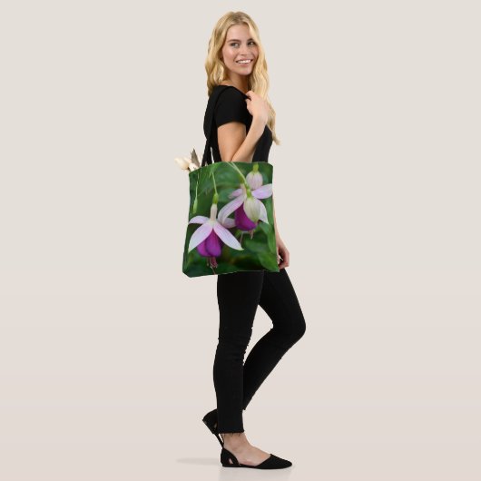 Tote Bag Fleurs violettes Fuchsia avec Speraux blancs Flora (Sur le modèle)