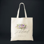 Tote Bag Floral vert violet JR. Bridesmaid Calligraphy<br><div class="desc">Ce sac fourre-tout élégant et branché est doté d'une "demoiselle d'honneur junior" dans un style moderne et sophistiqué. Accents de fleurs d'aquarelle capricieuse, feuilles et roses dans les tons violets. Personnalisez le nom à l'aide du champ modèle. Ne manquez pas de visiter la collection pour voir les éléments de coordination!...</div>