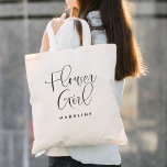 Tote Bag Flower Girl Simple Mariage de calligraphie<br><div class="desc">Flower Girl Simple Calligraphy Mariage Sac fourre-tout propose une calligraphie amusante et jolie,  ainsi que le nom de famille de la fleur.</div>