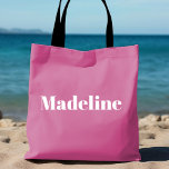 Tote Bag Fourre-tout personnalisée minimaliste rose fille<br><div class="desc">Fun, rose flirt avec simple bloc vertical lettering pour personnaliser pour chaque invité à la soirée bachelorette. Joli gardien de la faveur pour n'importe quel événement bachelorette, week-end filles, réunion de famille, piscine et plus! Message-moi si vous voulez quelque chose de différent de ce que vous voyez ici-heureux de créer...</div>