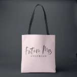 Tote Bag Future Mme faire-part de fiançailles<br><div class="desc">Future Mme conception de faire-part de fiançailles. La manière parfaite d'annoncer vos nouvelles passionnantes ou le cadeau parfait pour vous bientôt pour être ami marié. Une partie d'une collection.</div>