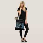 Tote Bag Ghost Girl in Blue – Haunting Surreal Art (Sur le modèle)