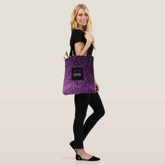 Tote Bag Glam à parties scintillant violette brillant girly (Sur le modèle)