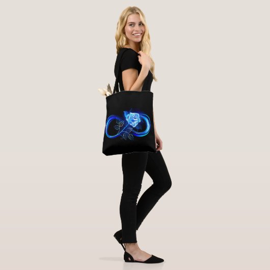 Tote Bag Glowing infinity with blue rose (Sur le modèle)