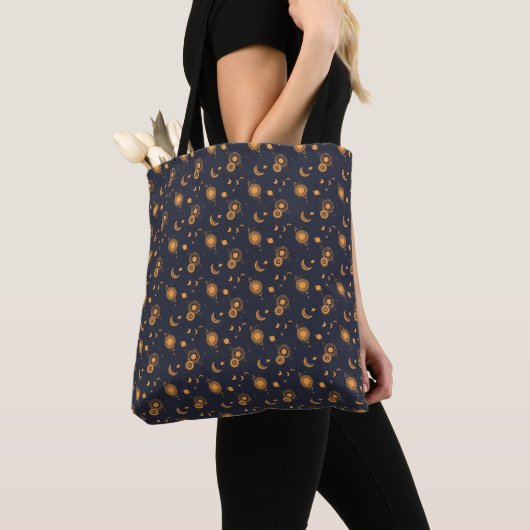 Tote Bag Golden black celestial sun moon galaxy pattern (De près)