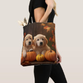 Tote Bag Golden Retriever Puppy Automne Citrouille de plais (De près)