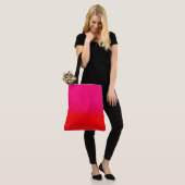 Tote Bag Gradient rose et orange (Sur le modèle)