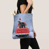Tote Bag Grand chien en neige assis sur le camion de Noël (De près)