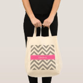 Tote Bag Gris foncé Lg Chevron Rose chaud #2 Nom Monogramme (Devant (produit))