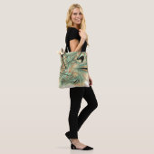Tote Bag Gris ondulé numérique sur orange pâle à vert (Sur le modèle)