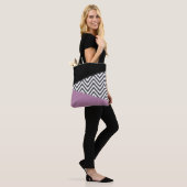 Tote Bag Gris Zigzag, Gris Chevron, Motif Zigzag, Violet (Sur le modèle)