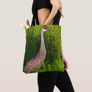 Tote Bag Grues de Sandhill dans le ciel et au sol