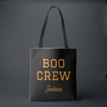 Tote Bag Halloween monogramme de l'équipage de bateau<br><div class="desc">Rejoignez Boo Crew en style avec ce sac fourre-tout Halloween monogrammé personnalisé! Avec un simple graphique texte "Boo Crew", vous pouvez le personnaliser avec le nom de votre enfant ou tout texte personnalisé et choisir parmi une variété de polices et de couleurs pour correspondre à votre thème Halloween. Parfait pour...</div>
