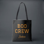 Tote Bag Halloween monogramme de l'équipage de bateau<br><div class="desc">Rejoignez Boo Crew en style avec ce sac fourre-tout Halloween monogrammé personnalisé! Avec un simple graphique texte "Boo Crew", vous pouvez le personnaliser avec le nom de votre enfant ou tout texte personnalisé et choisir parmi une variété de polices et de couleurs pour correspondre à votre thème Halloween. Parfait pour...</div>